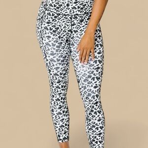 Zyia Snow Leopard brilliant leggings athletic pants Sz 6-8 animal gym workout